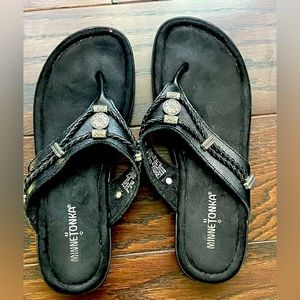 Minnetonka Black Silverbay Flip Flop Sandals - Size 8